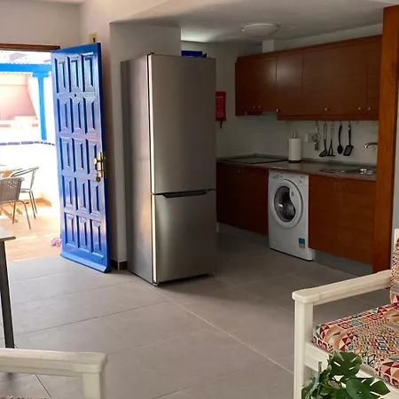 Delia Castillo 3b דירה *